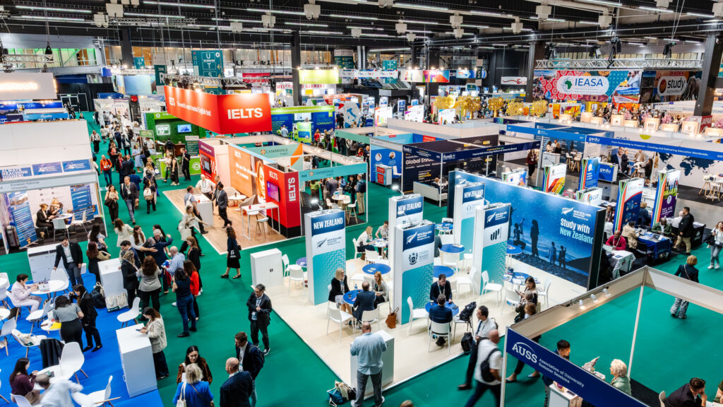 Picture showing visitors at a fair trade at the Swedish Exhibition & Congress Centre.